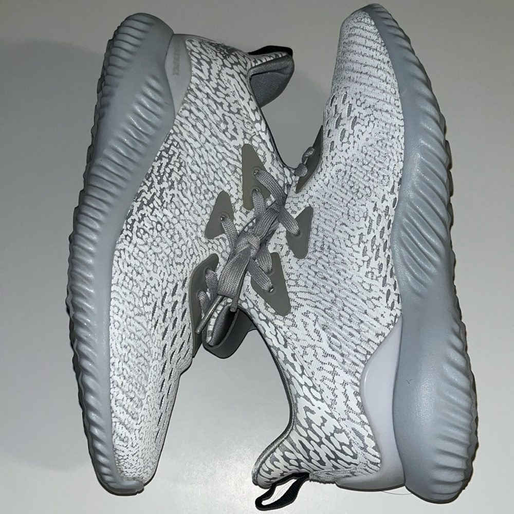 Adidas alphabounce